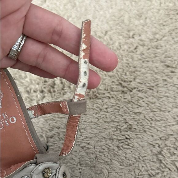 Elegant Taupe Platform Heels - Picture 5 of 6